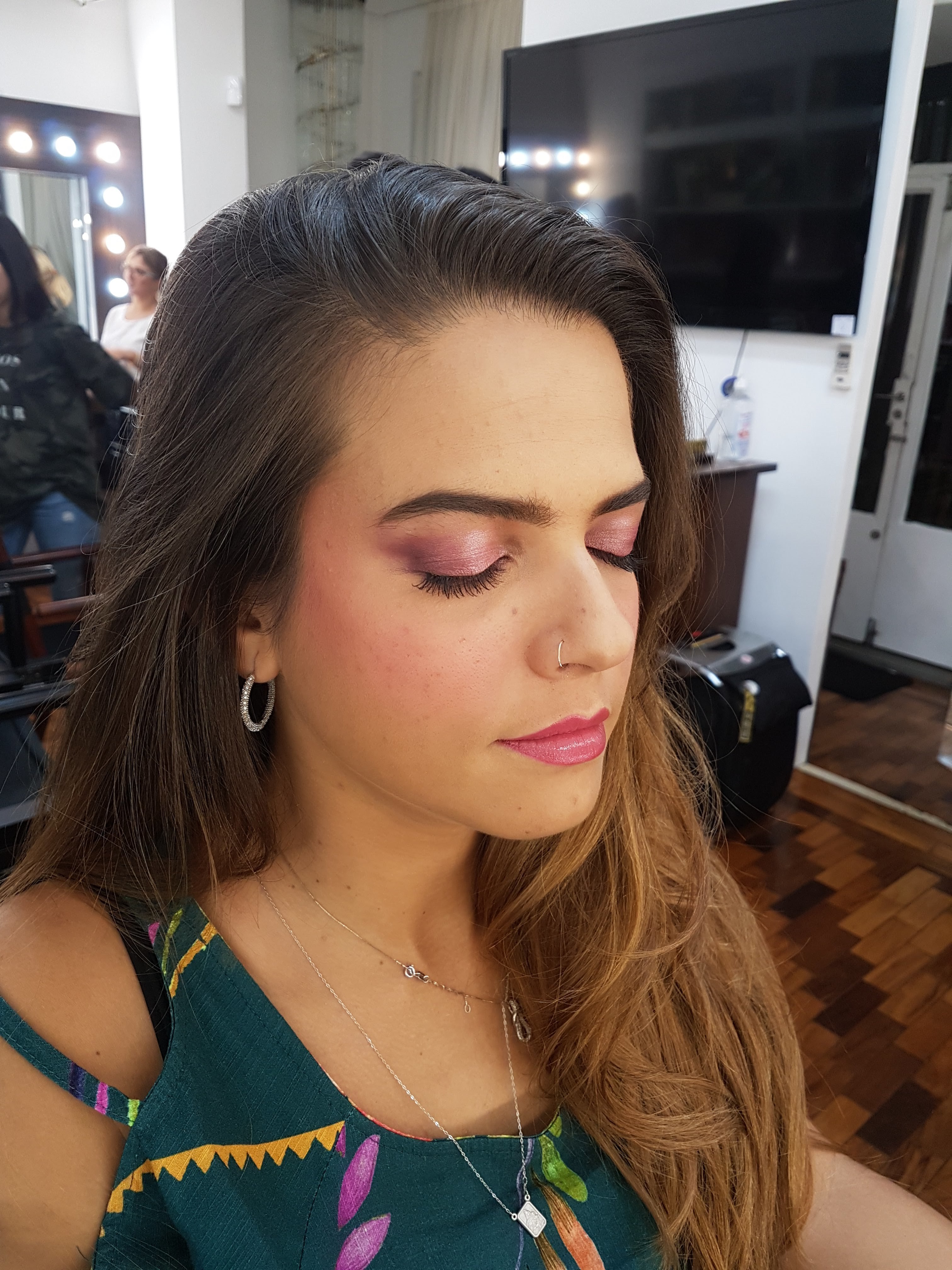#makeup #maquiagem #make #batom #maquiagemx #maquiagembrasil #tutorial #loucaspormaquiagem #universodamaquiagem_oficial #auroramakeup #maquiadora #cabelo #pausaparafeminices #beleza #maquiagembrasill #unhas #vegas_nay #brian_champagne #maquillaje #videos #maquiagemprofissional #laurag_143 #makeupaddict #cabelos #makeupartistsworldwide #dressyourface #norvina  #hudabeauty #liveglam maquiagem maquiador(a)
