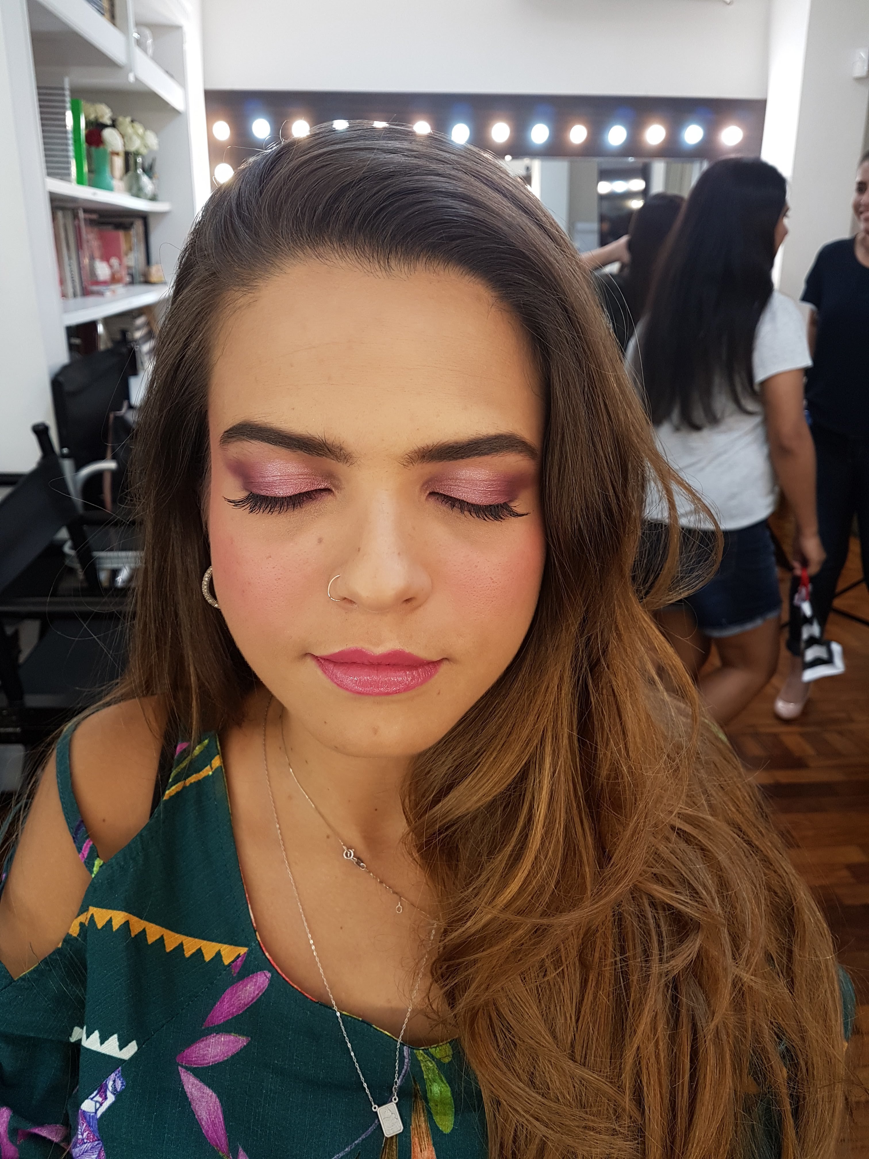 #makeup #maquiagem #make #batom #maquiagemx #maquiagembrasil #tutorial #loucaspormaquiagem #universodamaquiagem_oficial #auroramakeup #maquiadora #cabelo #pausaparafeminices #beleza #maquiagembrasill #unhas #vegas_nay #brian_champagne #maquillaje #videos #maquiagemprofissional #laurag_143 #makeupaddict #cabelos #makeupartistsworldwide #dressyourface #norvina  #hudabeauty #liveglam maquiagem maquiador(a)
