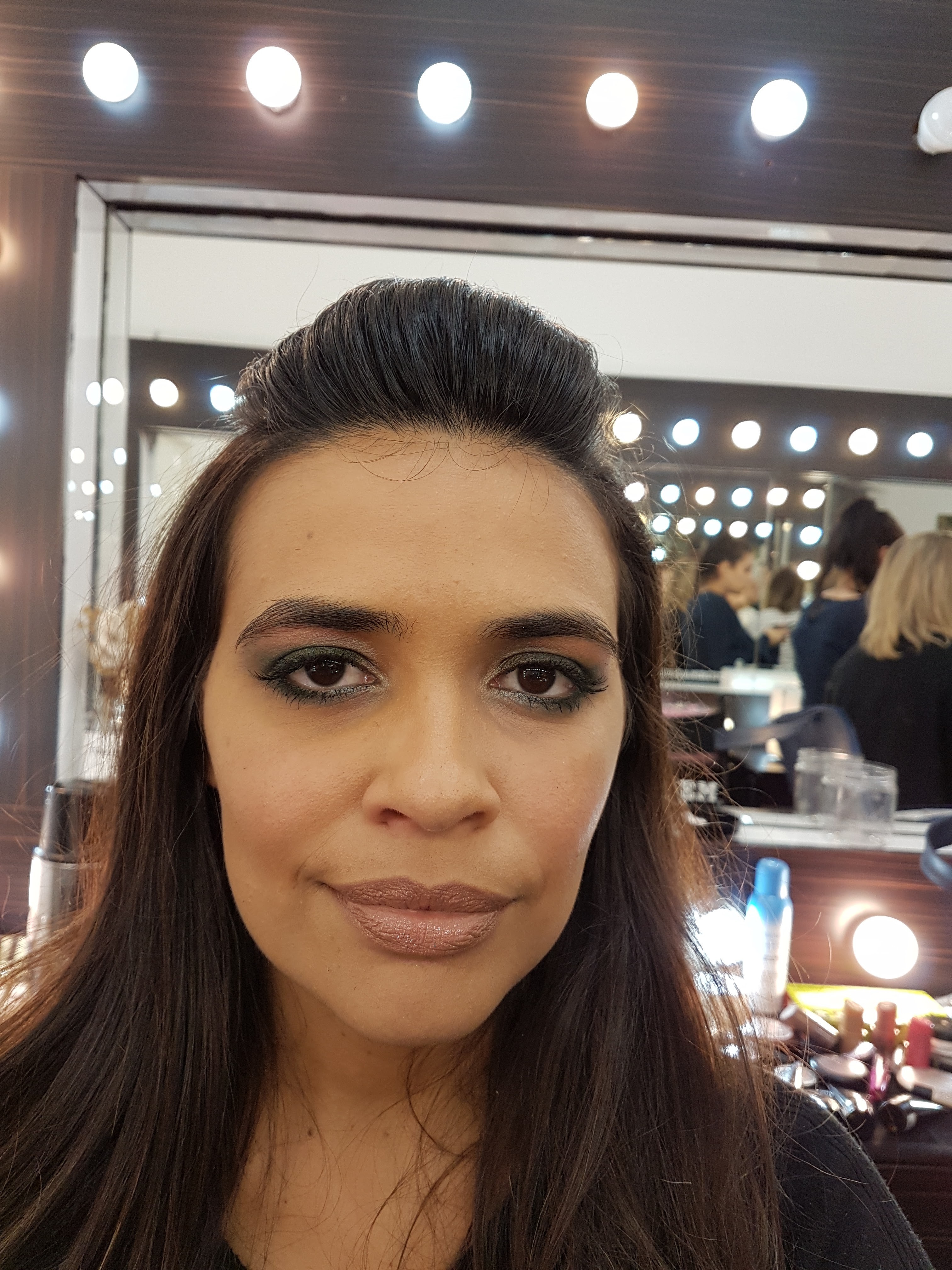 #makeup #maquiagem #make #batom #maquiagemx #maquiagembrasil #tutorial #loucaspormaquiagem #universodamaquiagem_oficial #auroramakeup #maquiadora #cabelo #pausaparafeminices #beleza #maquiagembrasill #unhas #vegas_nay #brian_champagne #maquillaje #videos #maquiagemprofissional #laurag_143 #makeupaddict #cabelos #makeupartistsworldwide #dressyourface #norvina  #hudabeauty #liveglam maquiagem maquiador(a)