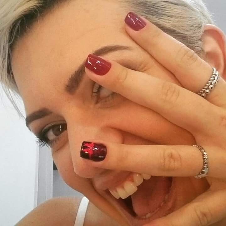 Minha modelo linda. unha depilador(a) manicure e pedicure