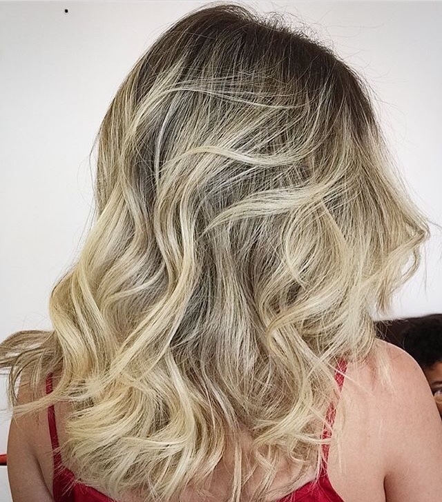 Mechas com raiz esfumada cabelo cabeleireiro(a) designer de sobrancelhas maquiador(a)