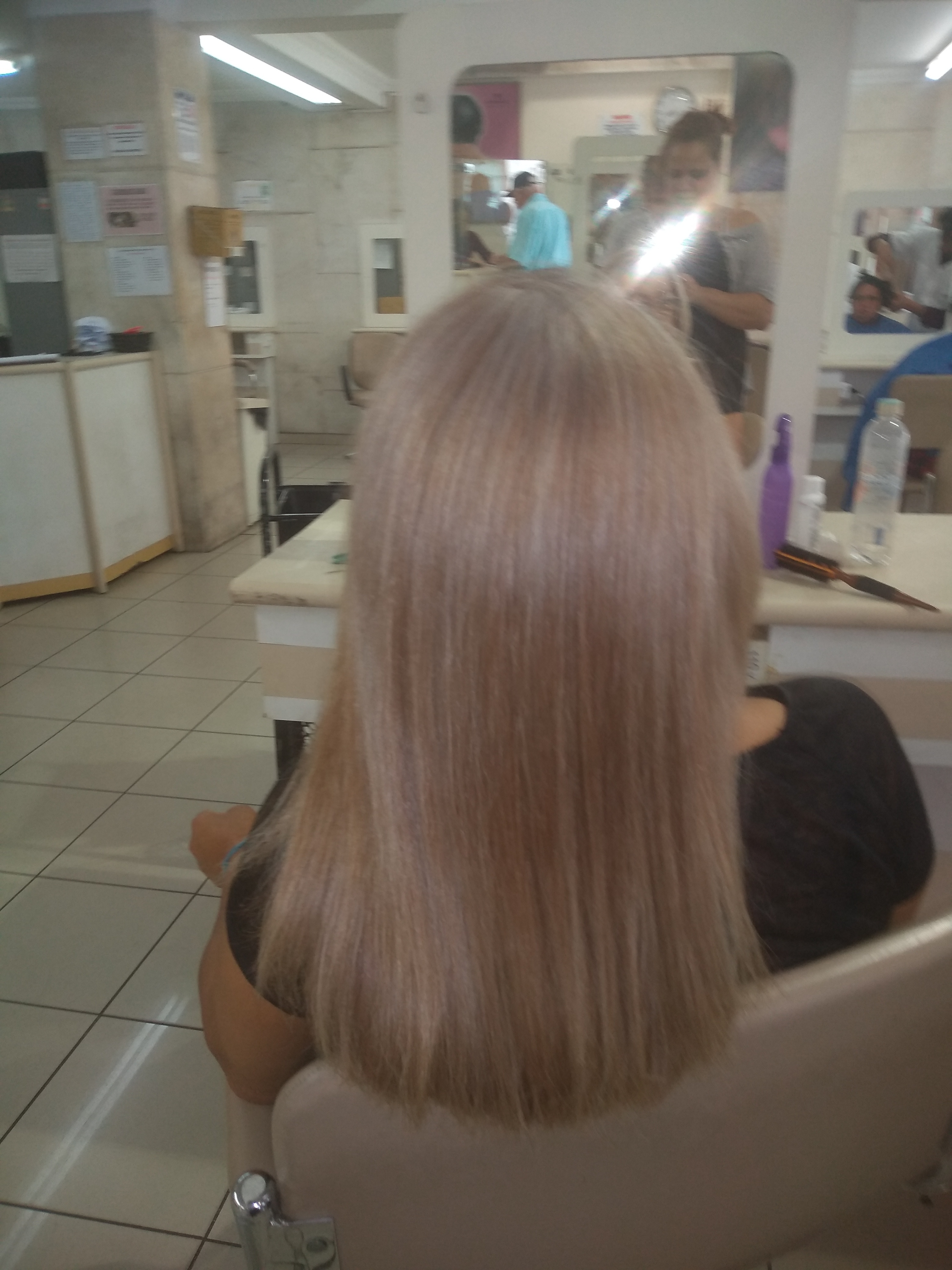 Escova cabelo auxiliar cabeleireiro(a)