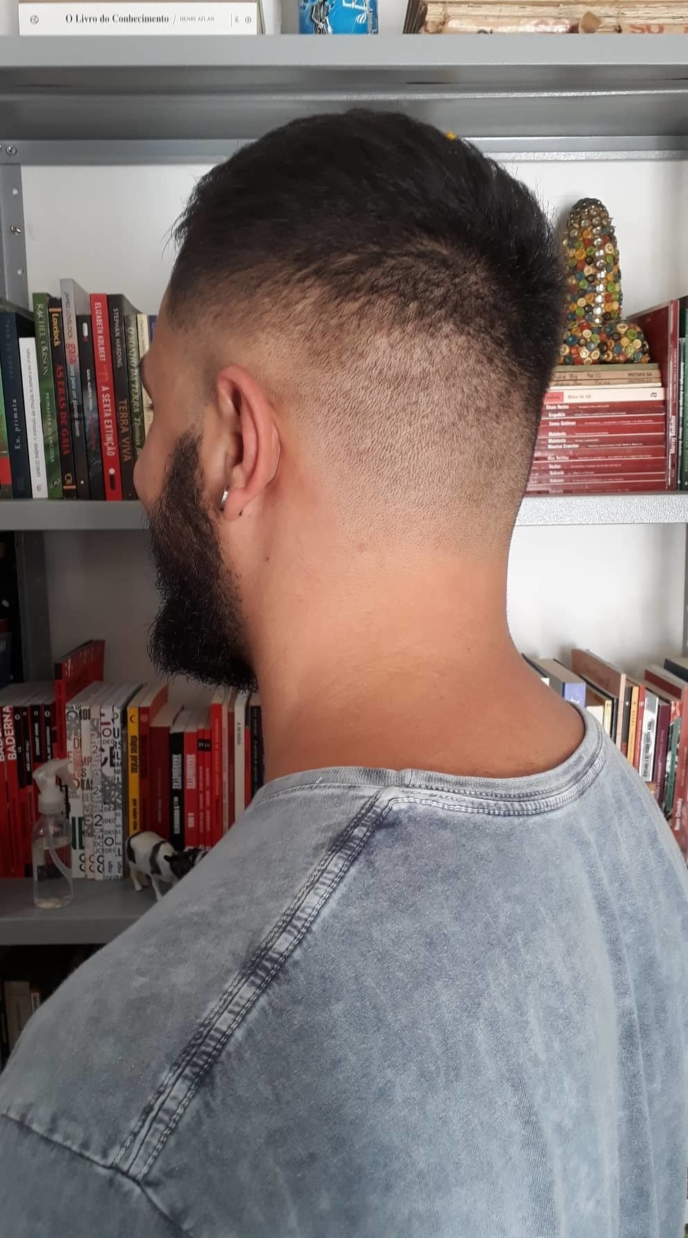 Fade sem marca. cabelo cabeleireiro(a)