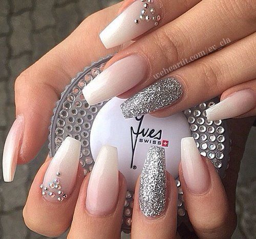 CURSO DE ALONGAMENTO DE UNHAS GEL E PORCELANA

Curso de alongamento de unha em gel e porcelana, conheça as técnicas de alongamento mais procuradas na atualidade!

DETALHES DO CURSO
**Pré-requisito: certificado de curso manicure iniciante
 
Carga horária* 8 horas - 9:00 as 17:00

Cronograma*
9:00 ÀS 10:00 COLOCAÇÃO DE TIP
10:00 ÀS 11:00 COLOCAÇÃO DE GEL
11:00 AS 12:00 GEL NO MOLDE E FORMATO DAS UNHAS E CURVATURA
13:00 AS 14:00 APLICAÇÃO DA PORCELANA
14:00 AS 15:00 COMO LIXAR POLIMENTO DA PORCELANA
15:00 AS 16:00 REMOÇÃO DE GEL E DA PORCELANA
16:00 AS 17:00 MANUTENÇÃO DE GEL E DA PORCELANA

Lista de material*
trajes na sala: camiseta branca ou jaleco branco, calça branca e calçado fechado
LIXA BANANA
BLOCO POLIDOR
PINCEL DE BLUSH
LIXA RETA
ACETONA
ALGODÃO
LUVA
CORTADOR DE TIP
PINCEL DE APLICAÇÃO DE GEL E DE PORCELANA
COLA PARA UNHA
TIP 

#unhas #gel #unhasemgel #unhasdepercelana #alongamento #extensao #extensaodeunhas #extensionista #curso #cursosprofissionalizantes #cursosprofissionais #Alongamentoemgel unha micropigmentador(a) cabeleireiro(a) auxiliar cabeleireiro(a) maquiador(a) depilador(a) manicure e pedicure stylist / visagista docente / professor(a) barbeiro(a) designer de sobrancelhas consultor(a)