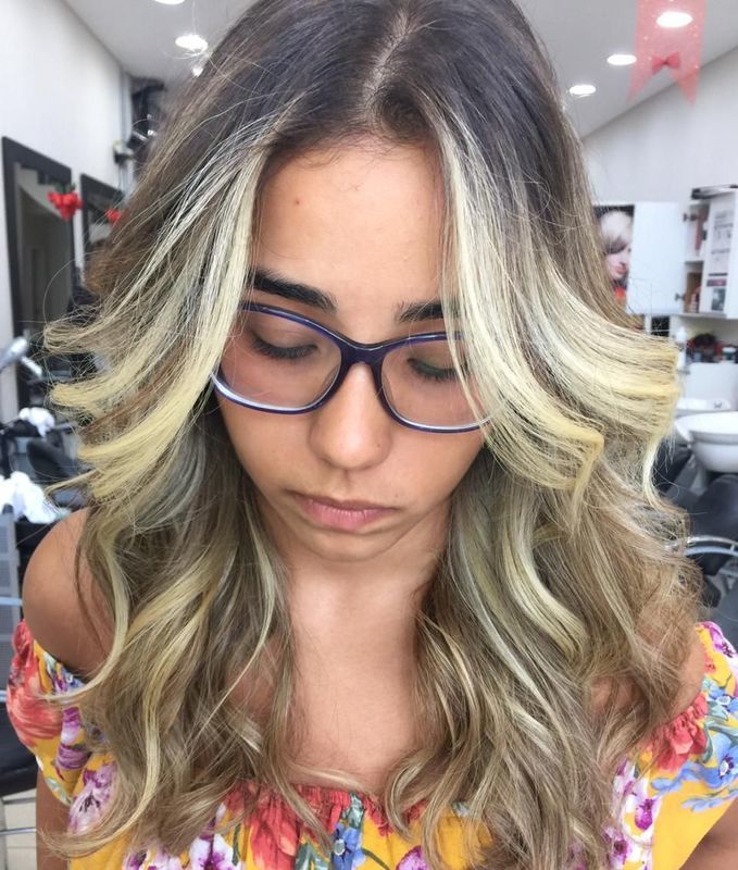 Hair Contuor bege dourado cabeleireiro(a) barbeiro(a)