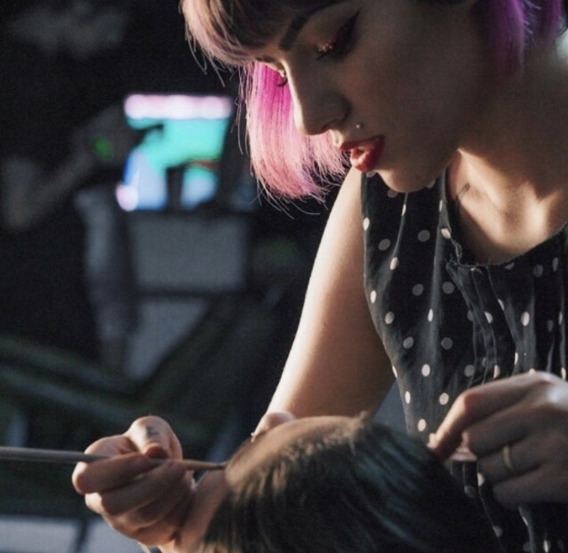 Maquiando no camarote do show do Arcade Fire maquiagem maquiador(a) designer de sobrancelhas cabeleireiro(a)