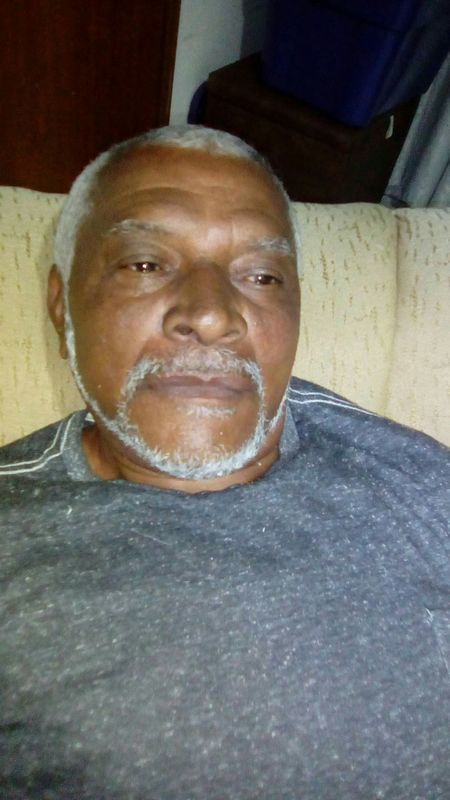 Cavanhaque de acordo com o pedido do cliente. outros manicure e pedicure depilador(a) designer de sobrancelhas barbeiro(a) cabeleireiro(a) recepcionista