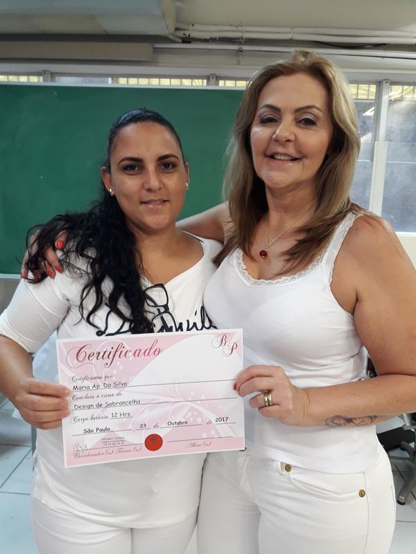Curso de design de sobrancelhas (ikesaki) com Regiane Queiróz!!👏👏💎 estética esteticista manicure e pedicure designer de sobrancelhas