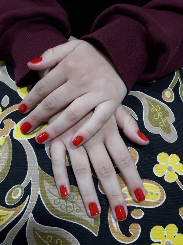 unha esteticista manicure e pedicure designer de sobrancelhas
