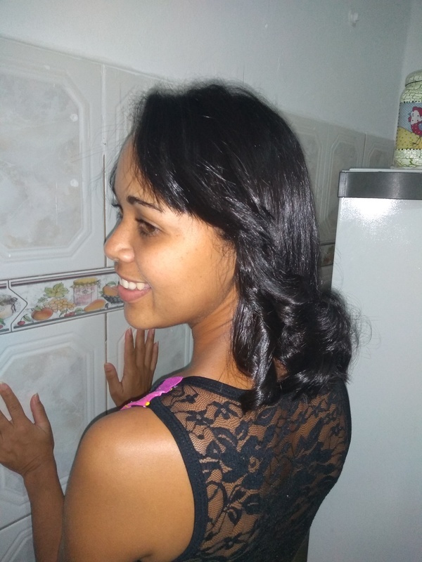 Escova modelada. cabelo auxiliar cabeleireiro(a)
