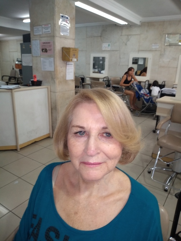 C orte cabelo auxiliar cabeleireiro(a)
