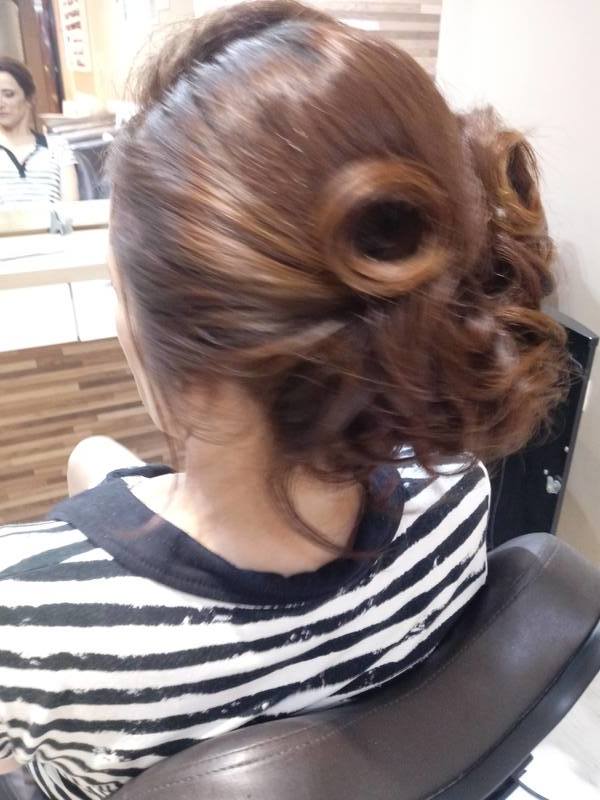 Penteado  cabelo auxiliar cabeleireiro(a) escovista