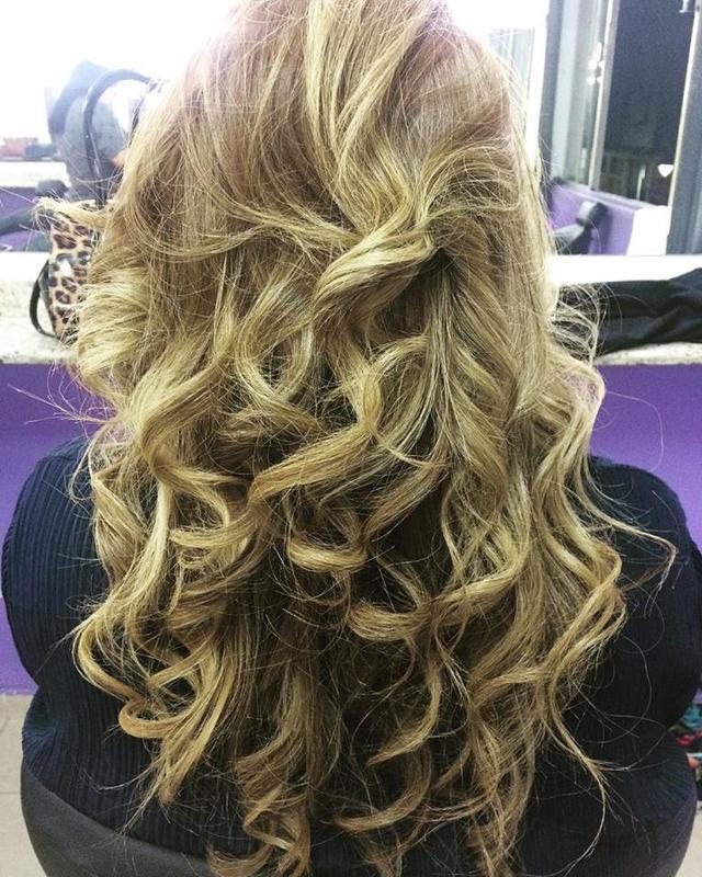 RECONSTRUÇAÕ E ESCOVA MODELADA  cabelo cabeleireiro(a)