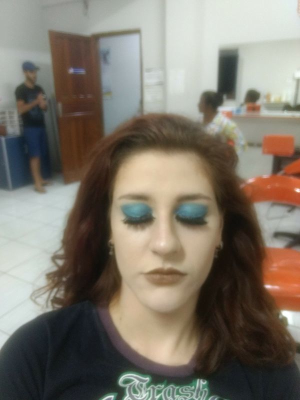 maquiagem esteticista massoterapeuta cabeleireiro(a) maquiador(a)