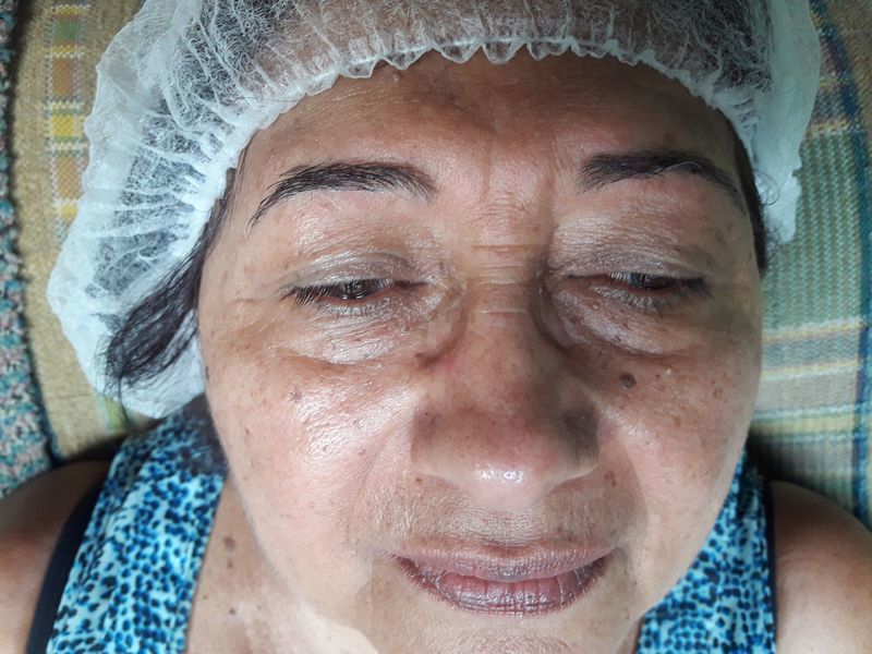 Designer de sobrancelhas. estética micropigmentador(a)