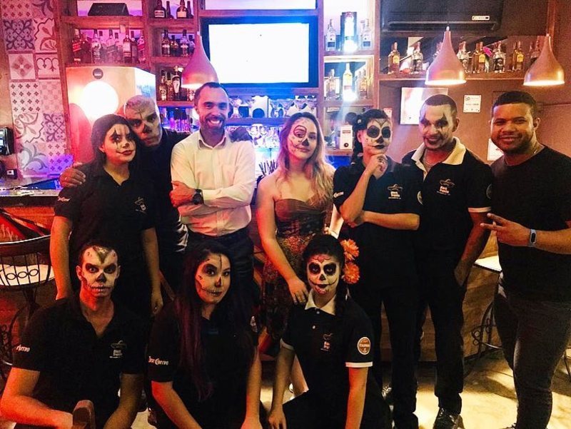 Maquiagem na equipe para o restaurante mexicano Black Tequila em clima de Dia de Los Muertos <3 maquiagem maquiador(a) esteticista