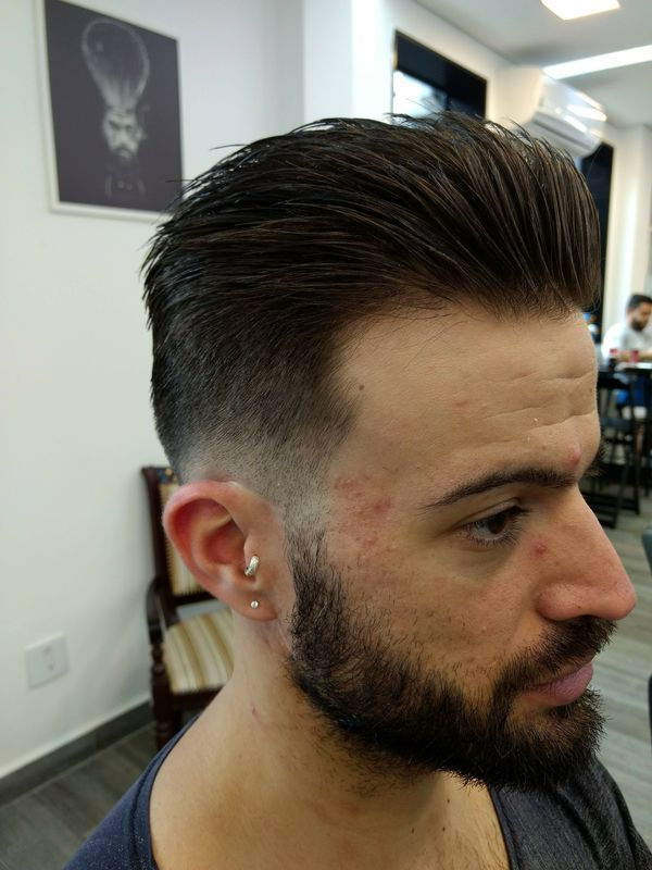 Low fade barbeiro(a) cabeleireiro(a)