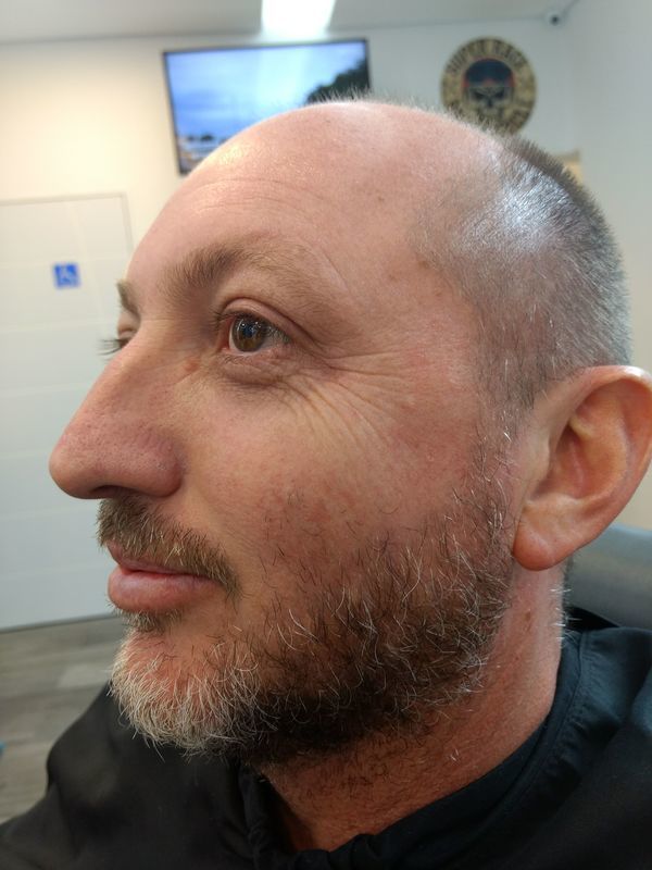 Antes de fazer coloração keune na barba. barbeiro(a) cabeleireiro(a)