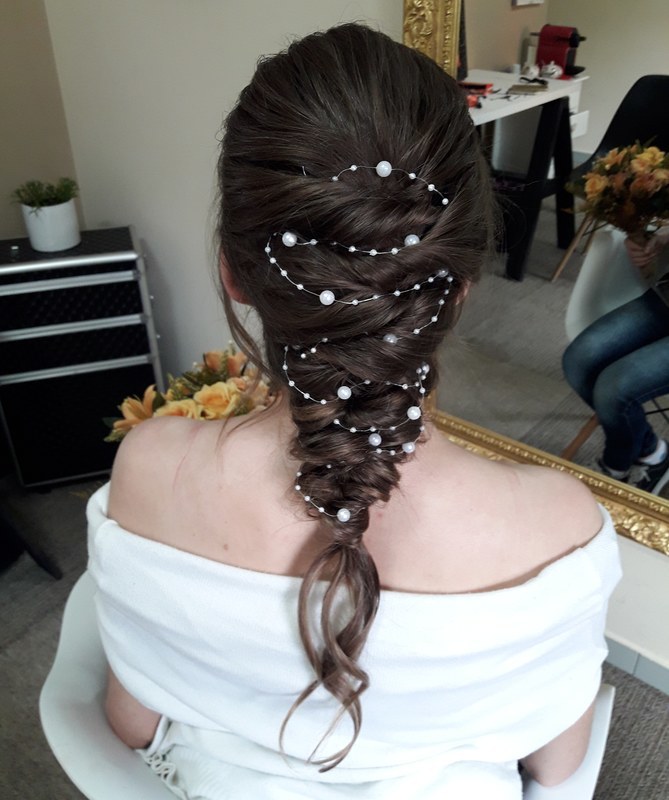 Penteado. cabelo cabeleireiro(a) maquiador(a)