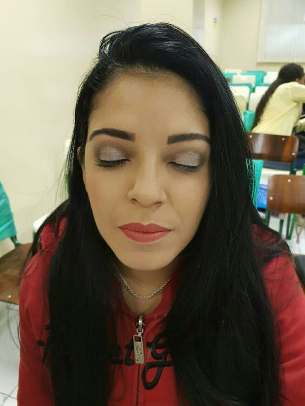 maquiagem cabeleireiro(a) manicure e pedicure