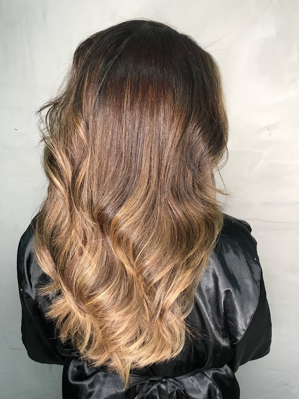 cabelo cabeleireiro(a) maquiador(a)