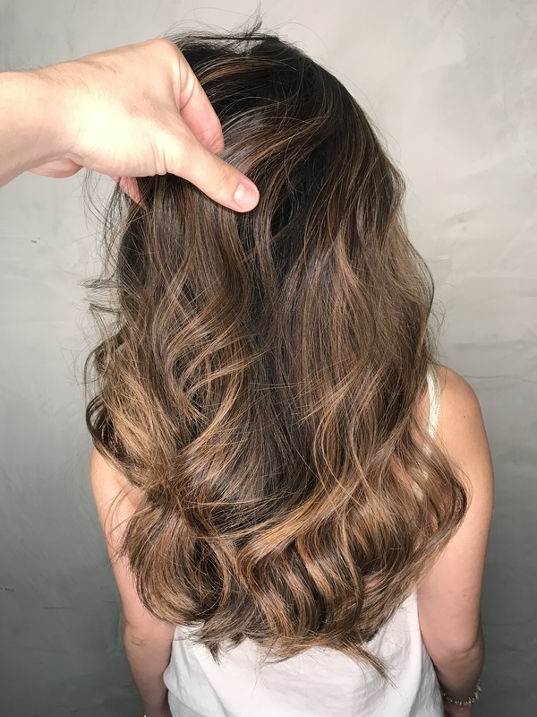 cabelo cabeleireiro(a) maquiador(a)