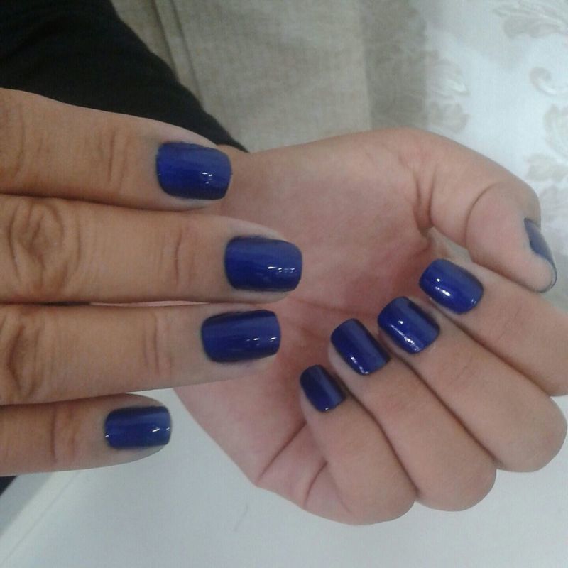 unha auxiliar cabeleireiro(a) manicure e pedicure