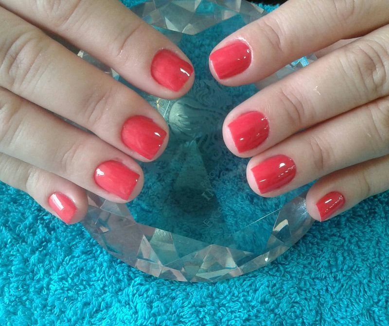 unha auxiliar cabeleireiro(a) manicure e pedicure