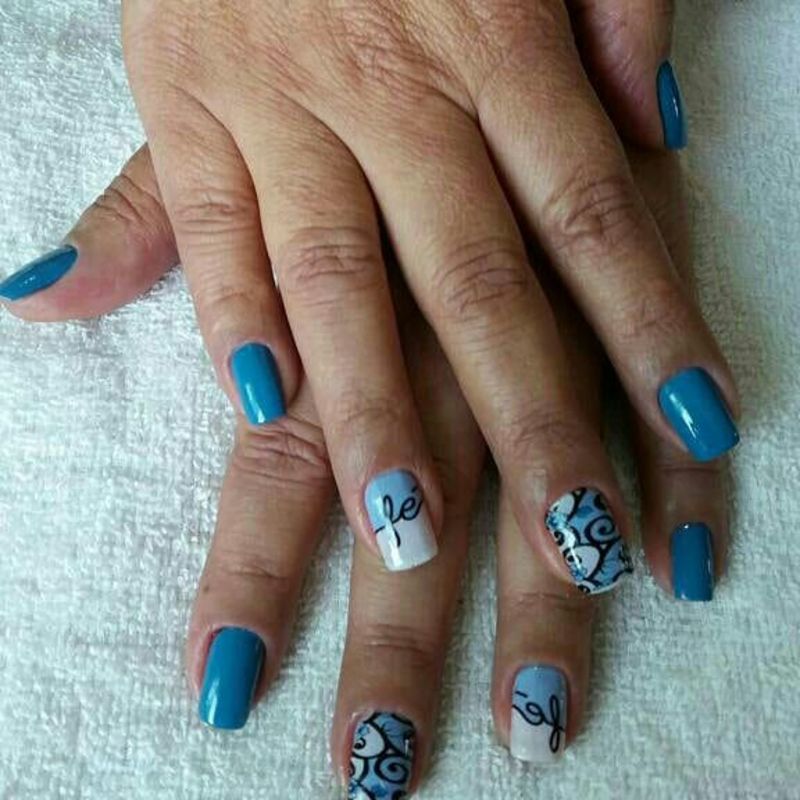 unha auxiliar cabeleireiro(a) manicure e pedicure