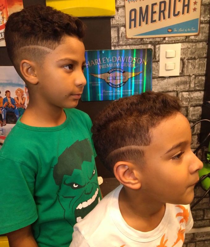Corte degrade infantil cabelo cabeleireiro(a) barbeiro(a) maquiador(a)