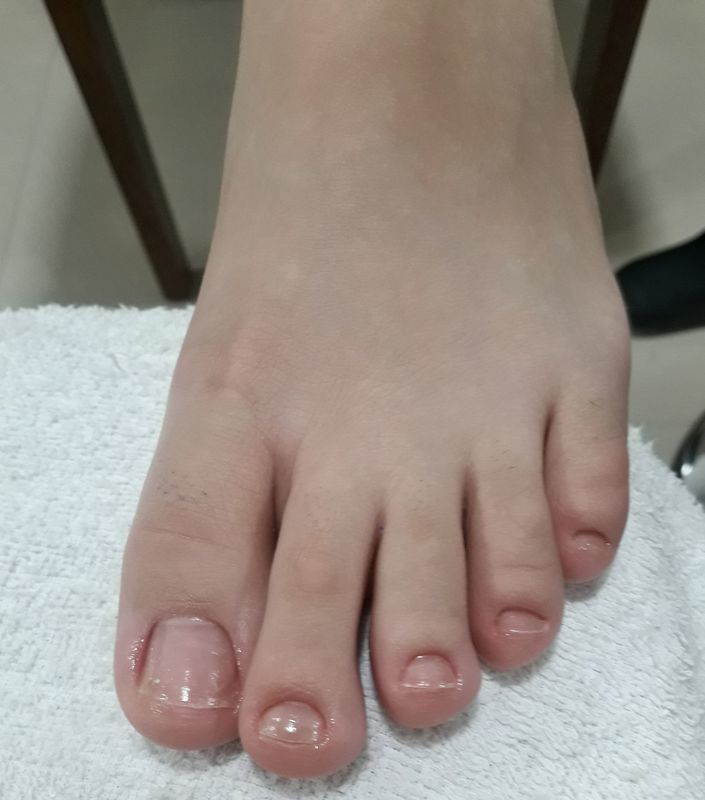 esteticista manicure e pedicure designer de sobrancelhas