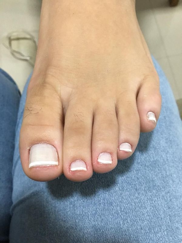 unha esteticista manicure e pedicure designer de sobrancelhas