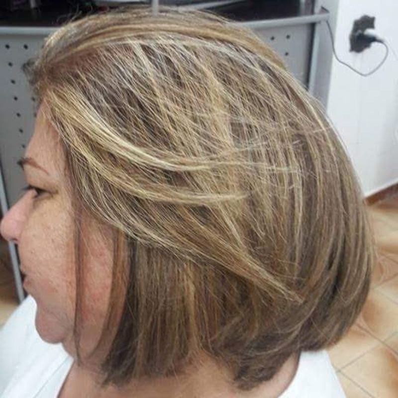 Luzes cabelo auxiliar cabeleireiro(a)