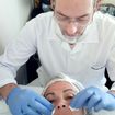 Realizando pré drenagem linfática manual com limpeza,esfoliação e máscara facial.