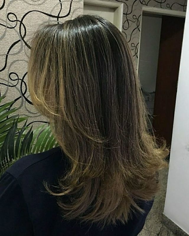 Mechas e corte cabeleireiro(a) maquiador(a) designer de sobrancelhas stylist / visagista