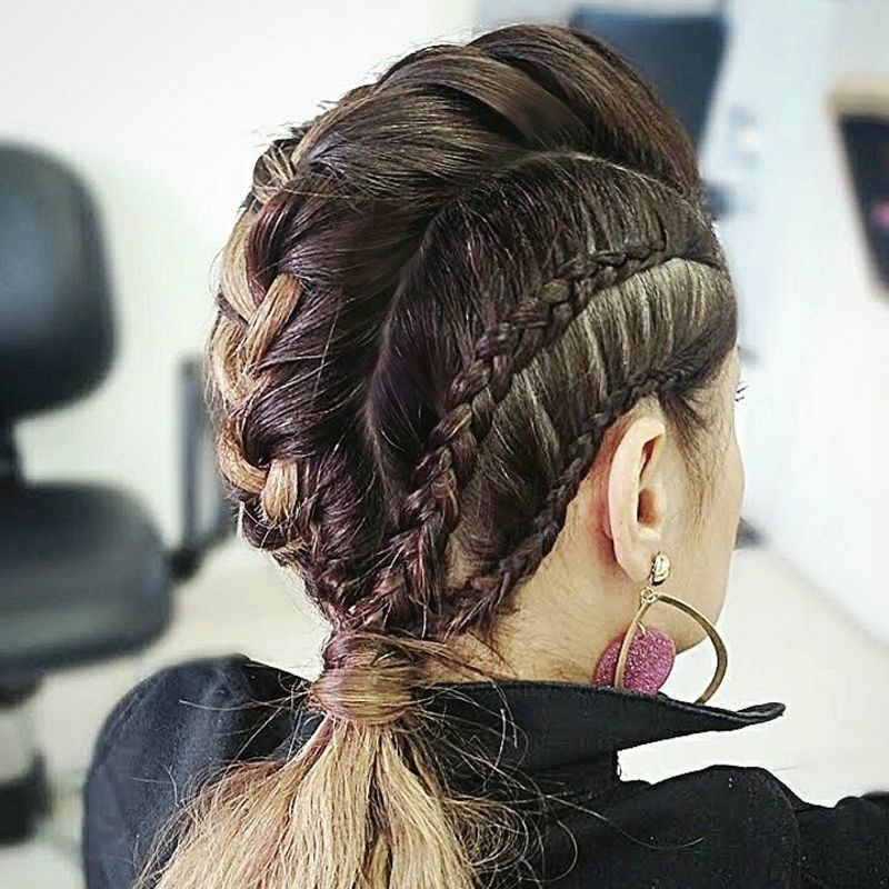 cabeleireiro(a) maquiador(a) designer de sobrancelhas stylist / visagista