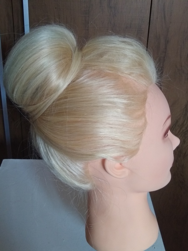 Penteado cabelo cabeleireiro(a) maquiador(a) designer de sobrancelhas
