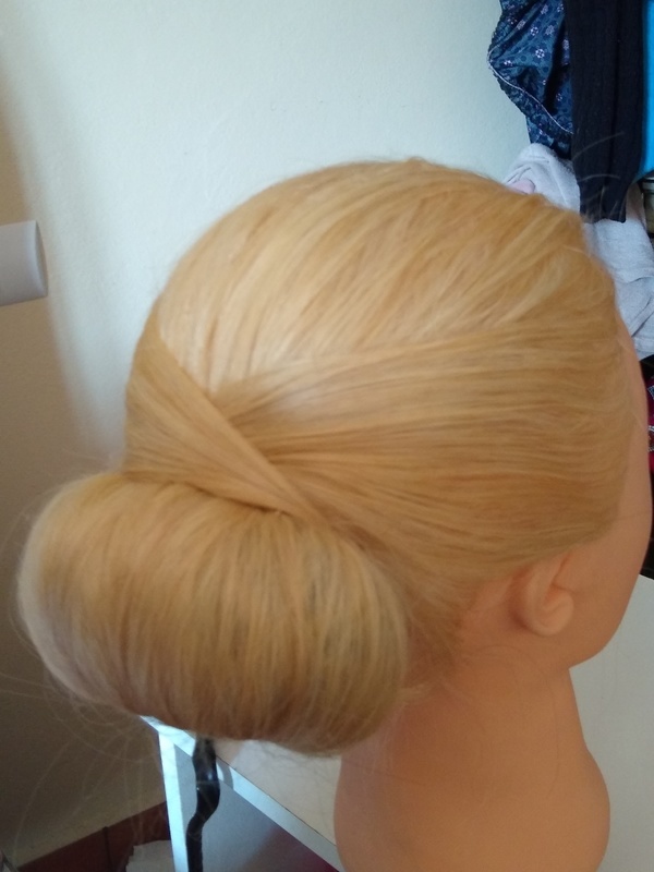 Penteado cabelo cabeleireiro(a) maquiador(a) designer de sobrancelhas