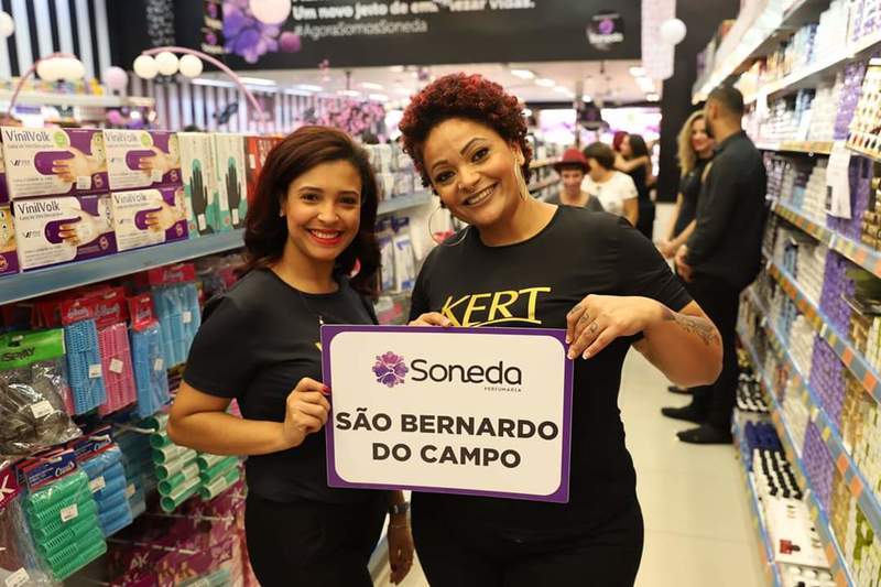 Ação outros cabeleireiro(a) maquiador(a) designer de sobrancelhas