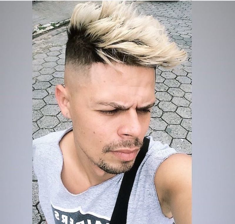cabeleireiro(a) outros estudante auxiliar administrativo assistente esteticista