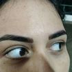 Design com linha egípcia e aplicação de Henna