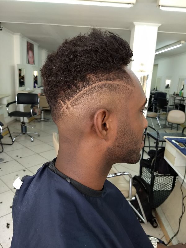 Freestyle sempre tem uma harmonia no cabelo afro!🔑💥 barbeiro(a)