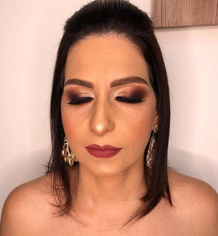 Esfumado diagonal para festas! Lindo  #nathalyferrarimake maquiagem maquiador(a) designer de sobrancelhas
