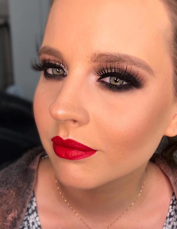 Aquele batom vermelho lindo   #nathalyferrarimake maquiagem maquiador(a) designer de sobrancelhas