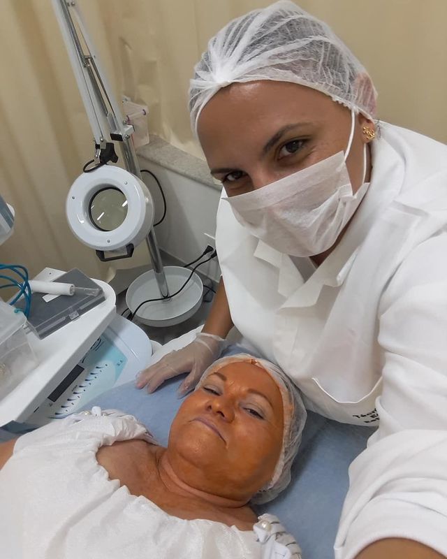Revitalização com vitamina C😉 estética esteticista manicure e pedicure designer de sobrancelhas
