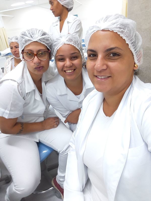 Paradinha pra selfie com elas!!! Migles que eu amo♡ estética esteticista manicure e pedicure designer de sobrancelhas