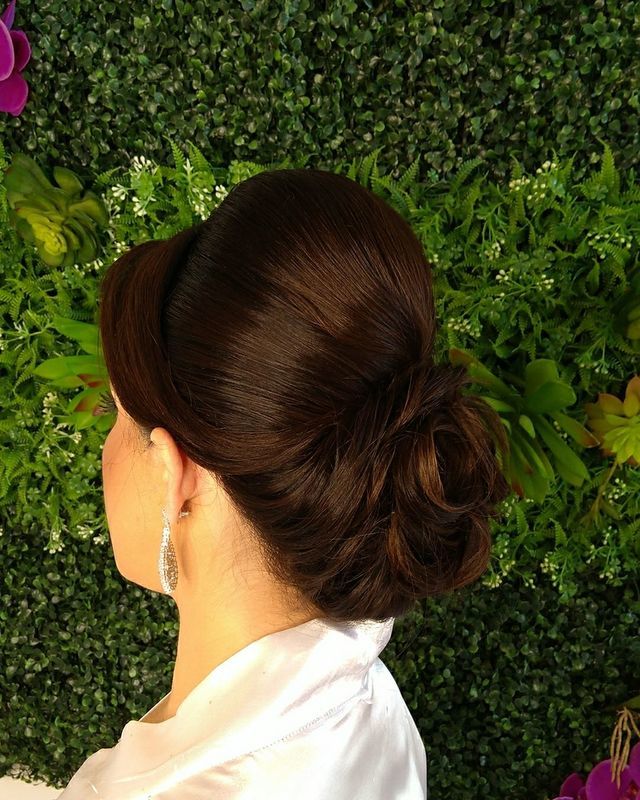 Noiva cabeleireiro(a) maquiador(a) designer de sobrancelhas stylist / visagista