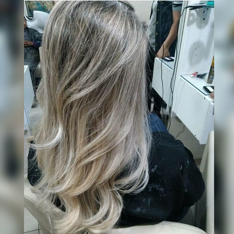 Técnica clássica extra fina.
#blond #hair #contour #loiro #platinado #bege cabelo auxiliar cabeleireiro(a) cabeleireiro(a)