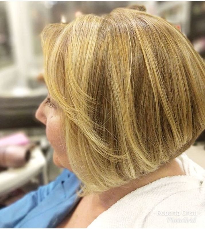 Luzes e escova cabelo auxiliar cabeleireiro(a) maquiador(a)