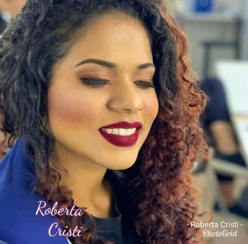 Make pele morena maquiagem auxiliar cabeleireiro(a) maquiador(a)